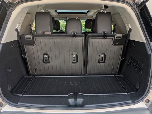 Used 2024 Nissan Pathfinder Platinum w/ Cargo Package image 20