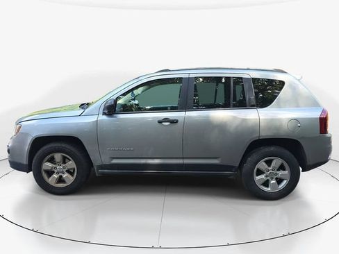 Used 2014 Jeep Compass Sport FWD image 10