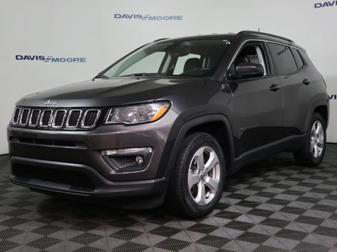 Used 2021 Jeep Compass Latitude FWD image 12