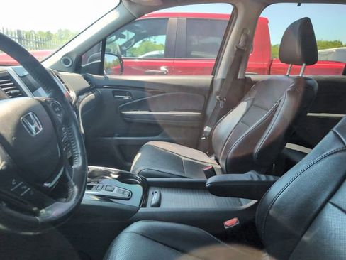 Used 2018 Honda Pilot Elite image 2