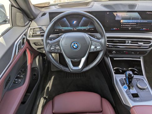 Used 2023 BMW i4 eDrive40 image 18