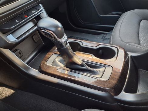 Used 2022 GMC Canyon Elevation image 8