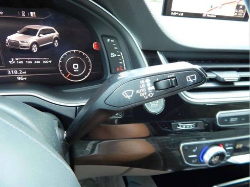 Used 2017 Audi Q7 3.0T Prestige image 27