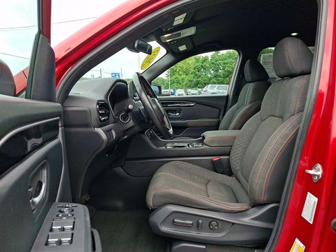 Used 2023 Honda Pilot Sport image 15