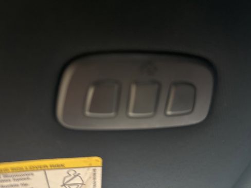 Used 2019 Ford F150 Lariat w/ Equipment Group 502A Luxury image 14