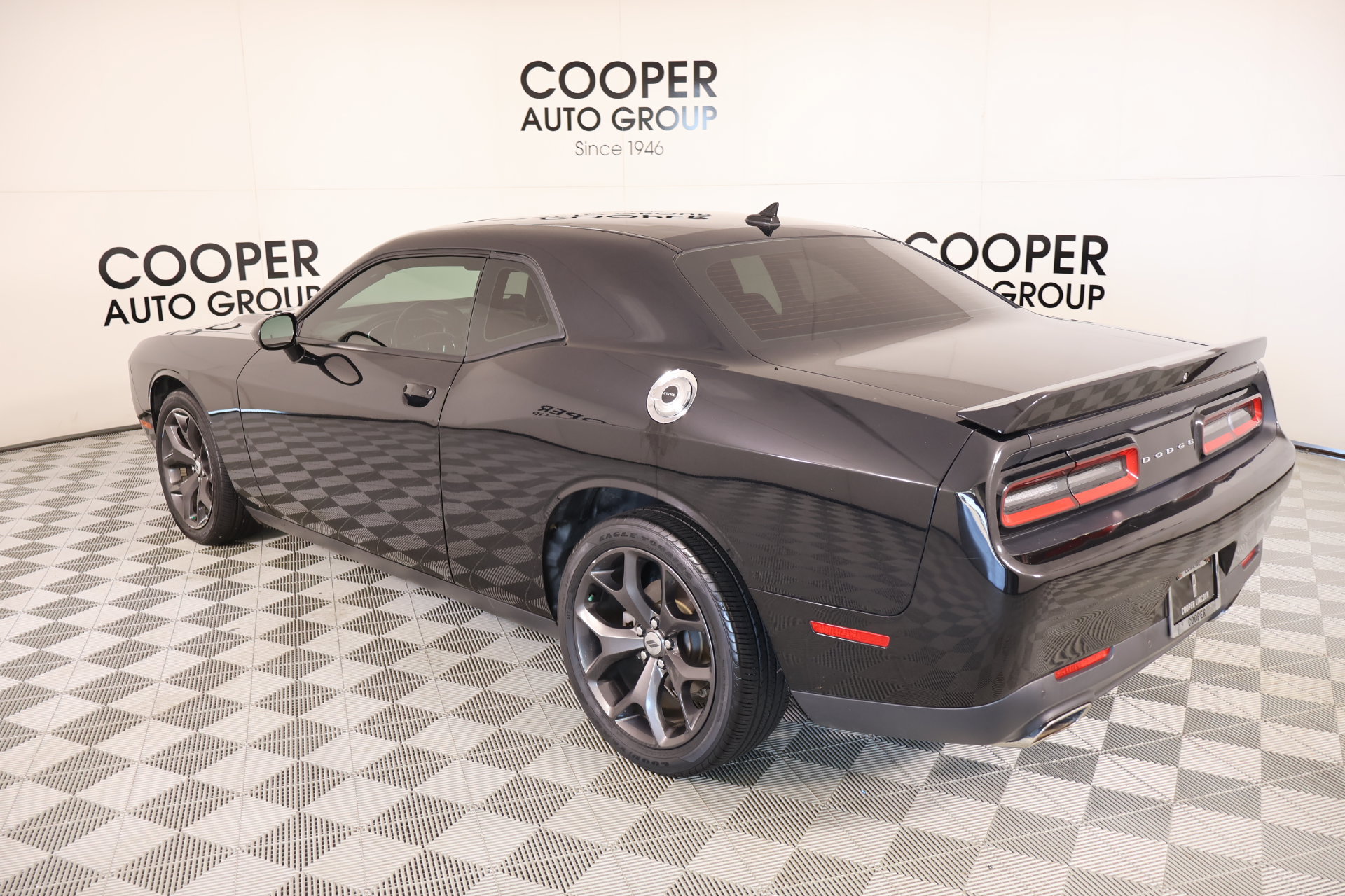 Used 2018 Dodge Challenger SXT Plus RWD image 20
