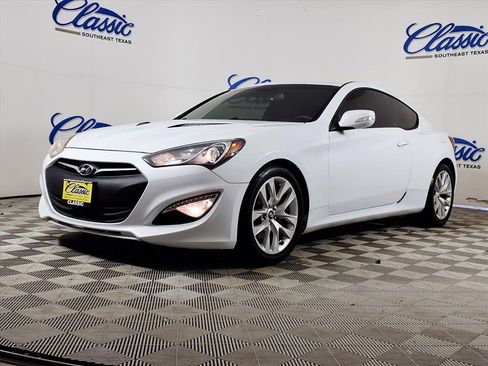 Used 2015 Hyundai Genesis 3.8 image 23