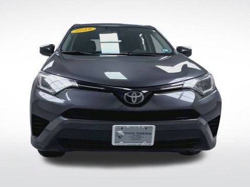 Used 2018 Toyota RAV4 LE image 17
