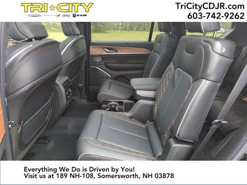 Used 2025 Jeep Grand Cherokee L Summit image 27