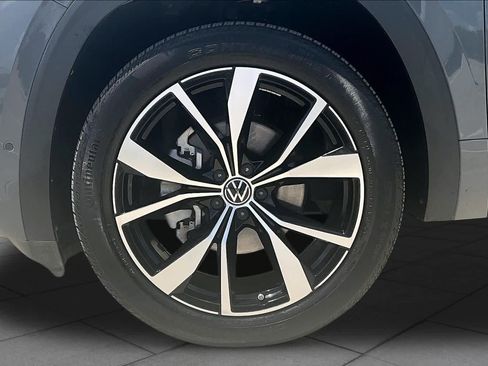 Used 2024 Volkswagen Atlas Cross Sport SEL Premium R-Line AWD/4WD image 10