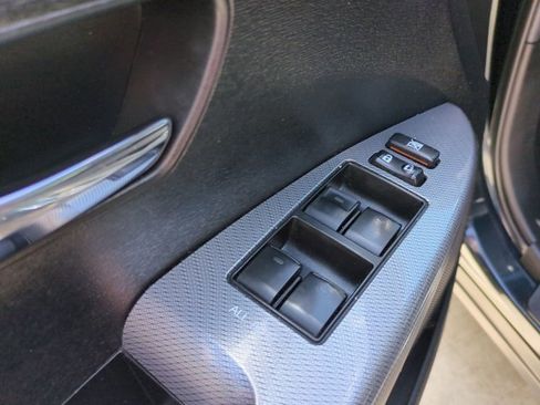Used 2013 Toyota Venza LE AWD/4WD image 12