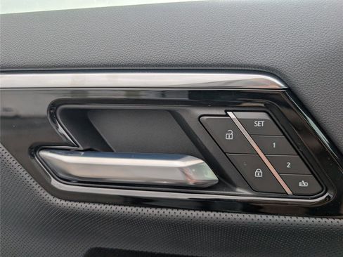 New 2025 GMC Sierra EV Denali image 28