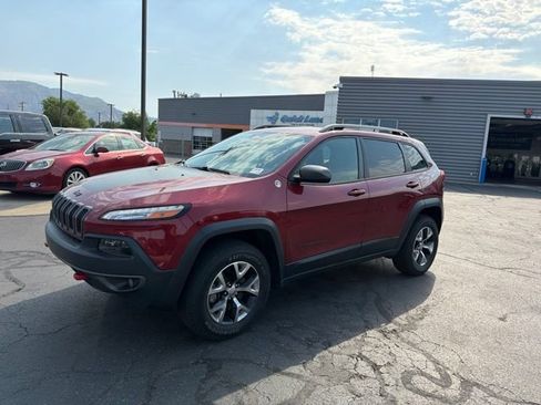 Used 2016 Jeep Cherokee Trailhawk w/ Cold Weather Group AWD/4WD image 15