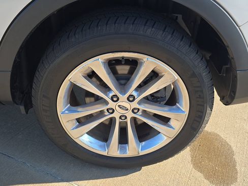 Used 2018 Ford Explorer Limited w/ Equipment Group 301A FWD image 34