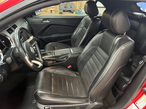 Used 2013 Ford Mustang GT Premium w/ Comfort Pkg image 34