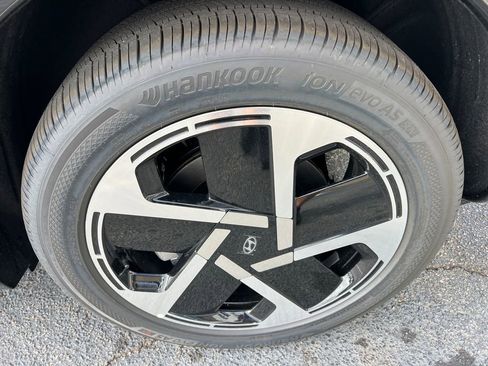 New 2026 Hyundai Ioniq 9 Limited image 20