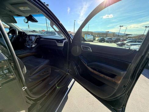 Used 2019 GMC Yukon XL Denali w/ Denali Ultimate Package AWD/4WD image 34