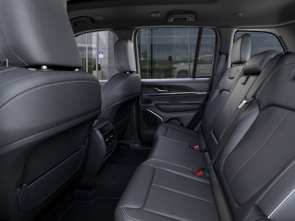 New 2027 Jeep Grand Cherokee Limited AWD/4WD image 23