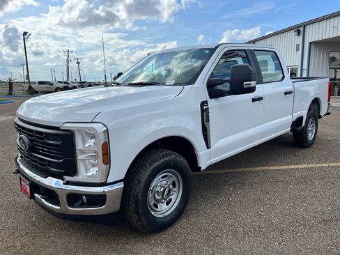 New 2026 Ford F350 XL w/ XL Chrome Package image 3