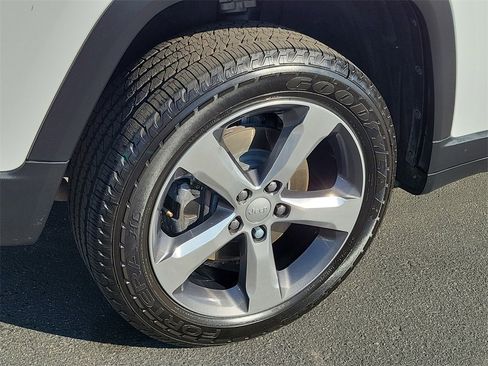 Used 2021 Jeep Grand Cherokee L Limited image 29