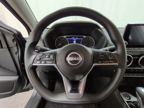 Used 2025 Nissan Sentra SV image 22