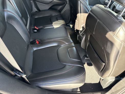 Used 2019 Jeep Cherokee Trailhawk w/ Comfort & Convenience Group image 13