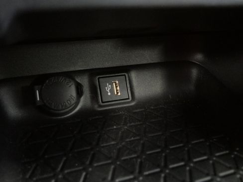 Certified 2025 Toyota RAV4 XLE image 33