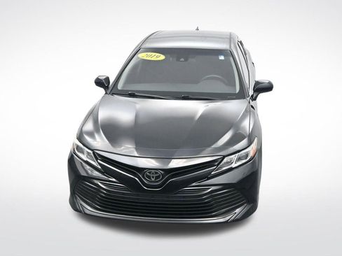 Used 2019 Toyota Camry LE image 24