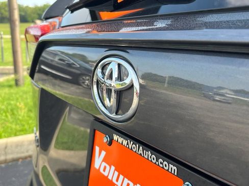Used 2019 Toyota RAV4 XLE w/ Convenience Package FWD image 10