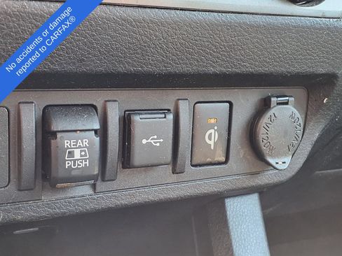 Used 2022 Toyota Tacoma TRD Off-Road AWD/4WD image 19
