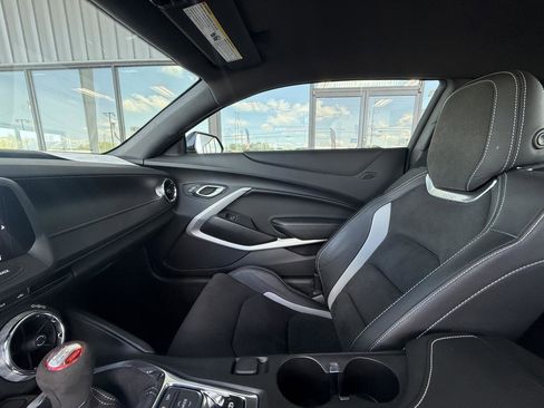 Used 2018 Chevrolet Camaro SS RWD image 27