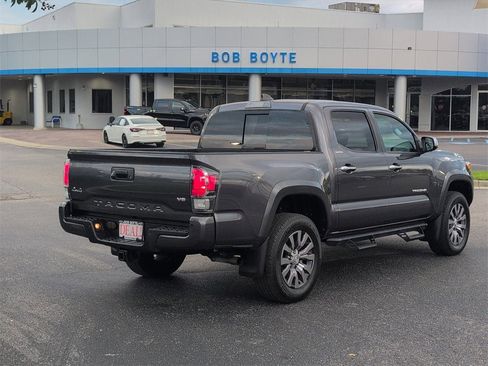 Used 2023 Toyota Tacoma Limited image 3