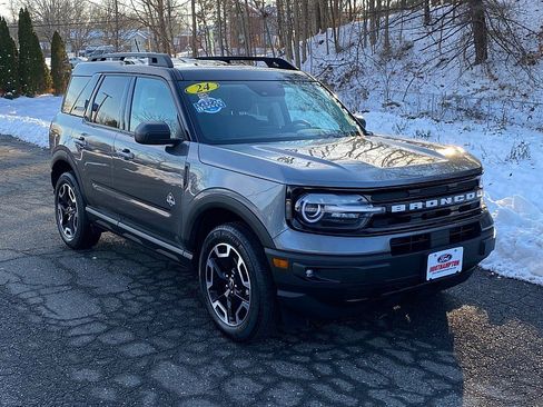 Certified 2024 Ford Bronco Sport Outer Banks w/ Tech Package image 3