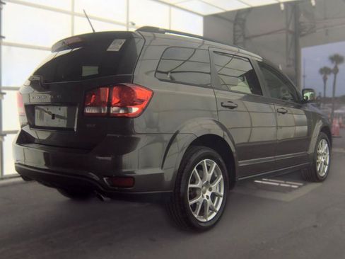 Used 2014 Dodge Journey SXT w/ Flexible Seating Group FWD image 4