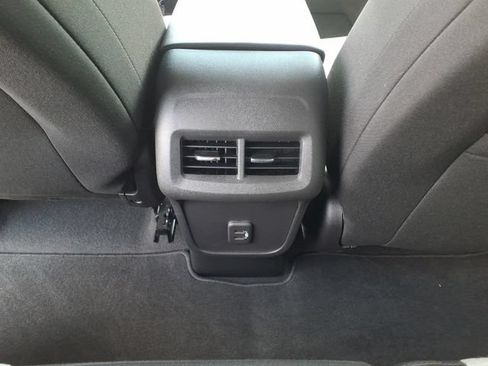 Used 2023 Chevrolet Equinox LT FWD image 7