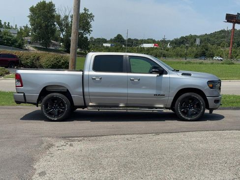 Used 2021 RAM 1500 4x4 Crew Cab image 2