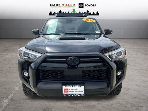 Certified 2021 Toyota 4Runner Venture w/ Moonroof Package AWD/4WD image 9