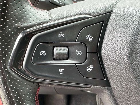 Certified 2024 Chevrolet Trax RS FWD image 18