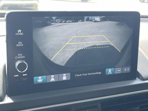 Used 2025 Honda Pilot EX-L image 16