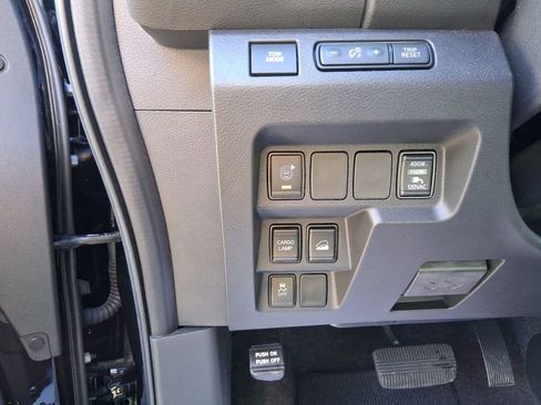 Used 2025 Nissan Frontier SV w/ SV Convenience Package AWD/4WD image 30