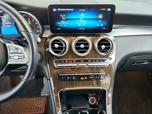 Used 2020 Mercedes-Benz GLC 300 4MATIC image 15