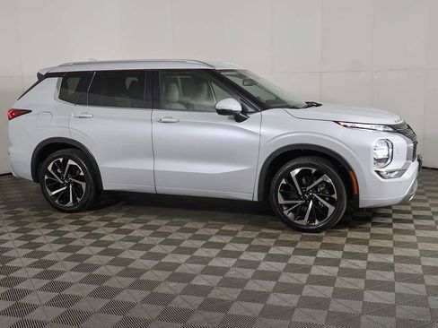 Used 2022 Mitsubishi Outlander SEL image 16