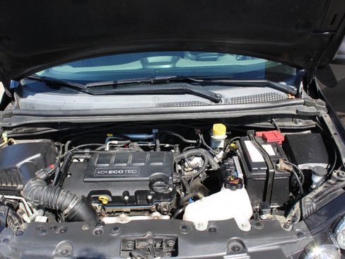 Used 2013 Chevrolet Sonic LT image 8