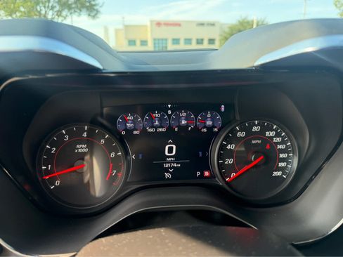 Used 2021 Chevrolet Camaro ZL1 RWD image 9