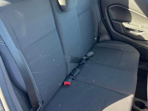 Used 2015 Ford Fiesta SE image 14