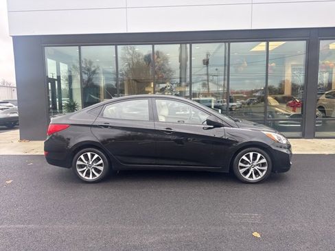 Used 2017 Hyundai Accent Value Edition image 2