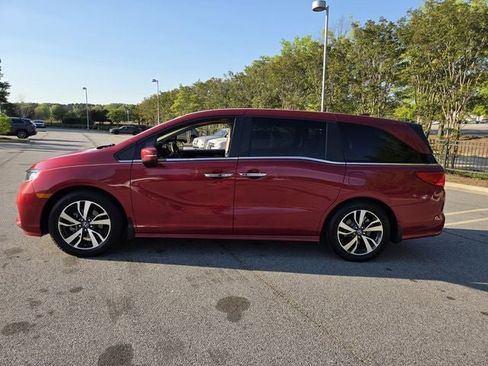 Used 2023 Honda Odyssey Touring image 2