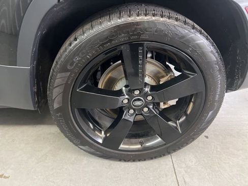 Used 2023 Land Rover Defender 130 S image 26