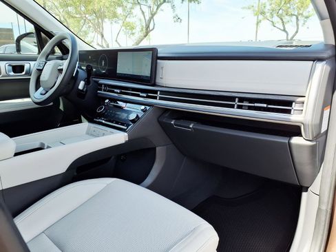 Used 2025 Hyundai Santa Fe Calligraphy FWD image 10