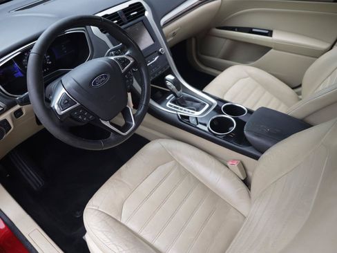 Used 2013 Ford Fusion SE FWD image 4